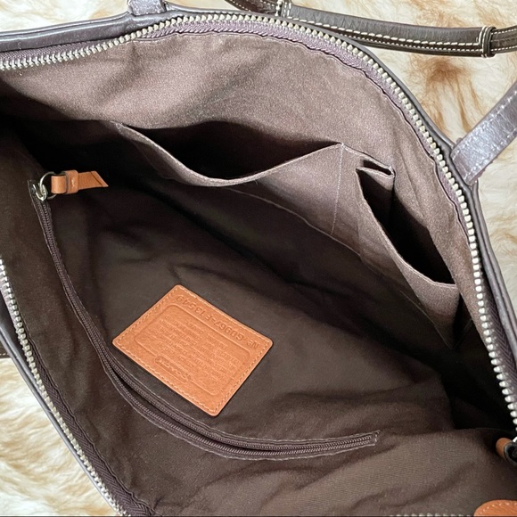 Signature Coach shoulder bag - Picture 3 of 9